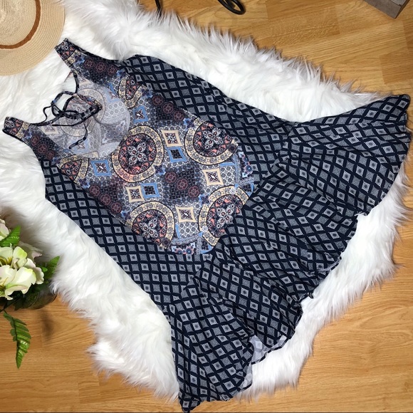 SOLD 💘Carly dress💘 - Picture 6 of 7